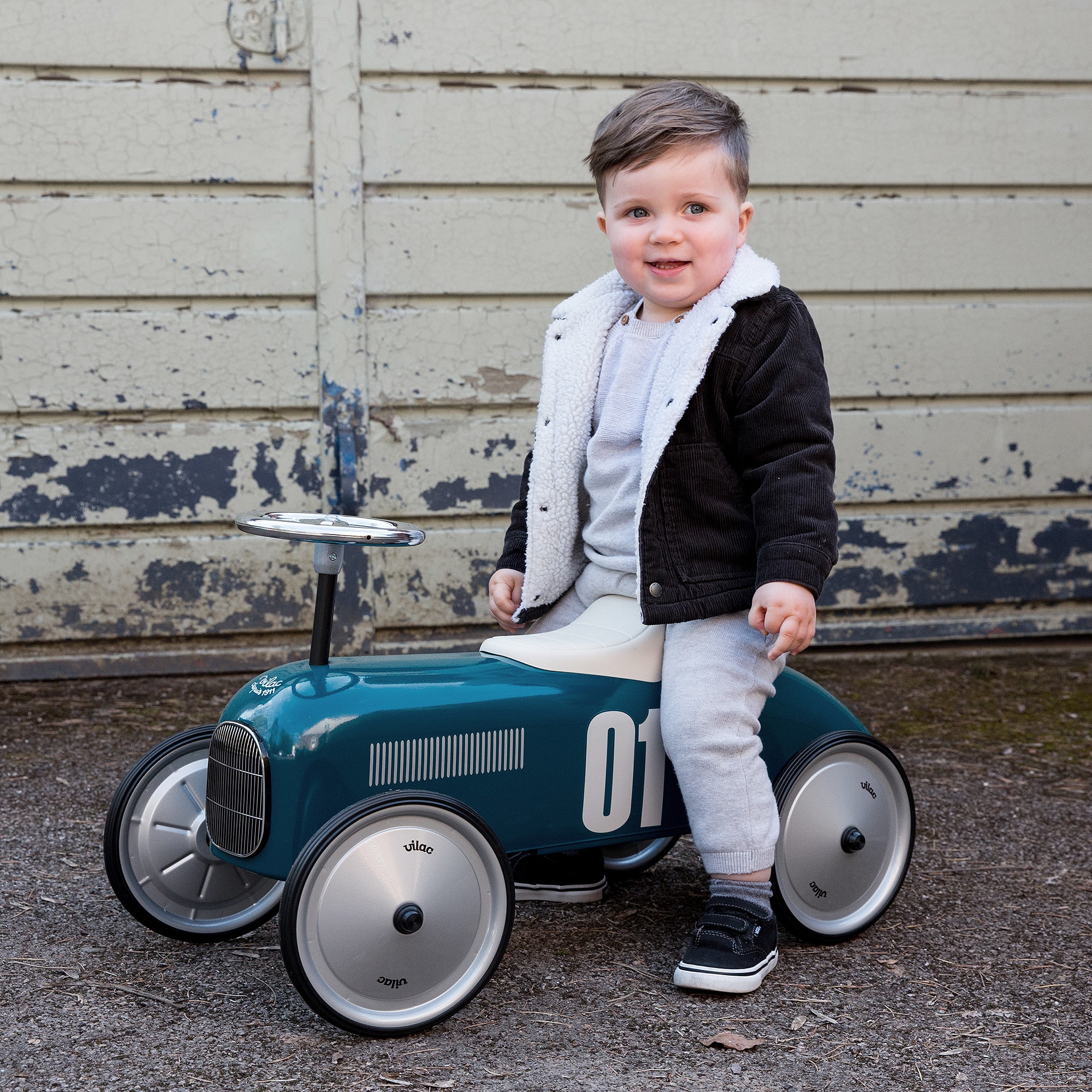 Teal Blue Ride-On Vintage Car (76cm) - View 2